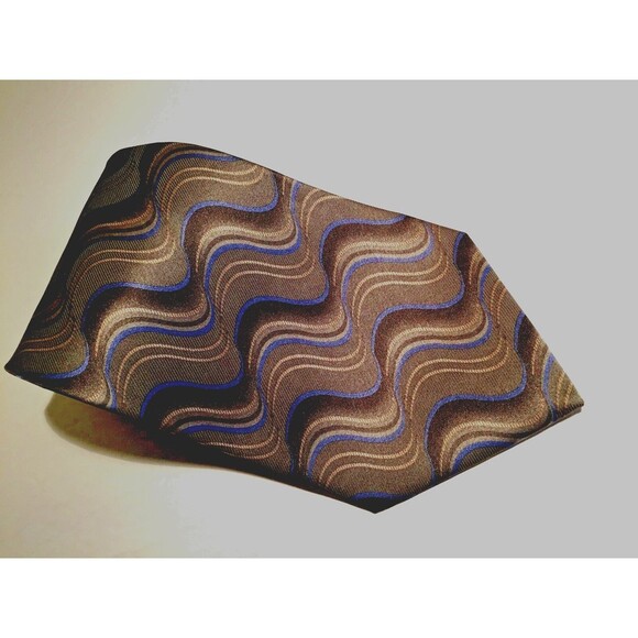 Geoffrey Beene Men's Tie 100% Silk Gray & Blue Wavy Stripe - Picture 1 of 7